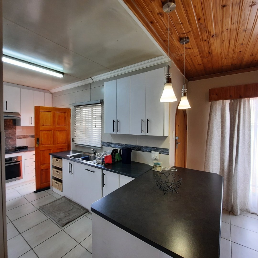 2 Bedroom Property for Sale in Langenhovenpark Free State